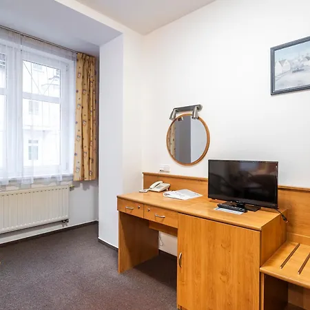 Hotel Luzice 3*